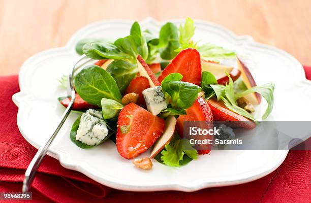 Fragole Gorgonzola Insalata - Fotografie stock e altre immagini di Alimentazione sana - Alimentazione sana, Antipasto, Cibo