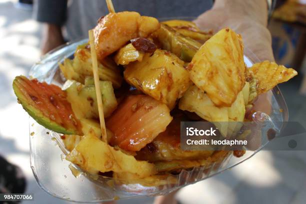 Der Südostasiatische Obstsalat Rujak Oder Rojak Genannt Stockfoto und mehr Bilder von Ananas
