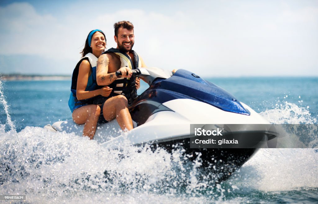 Jetski Stockfoto und mehr Bilder von Wassermotorrad - Wassermotorrad,  Jetboot-Fahren, Paar - Partnerschaft - iStock