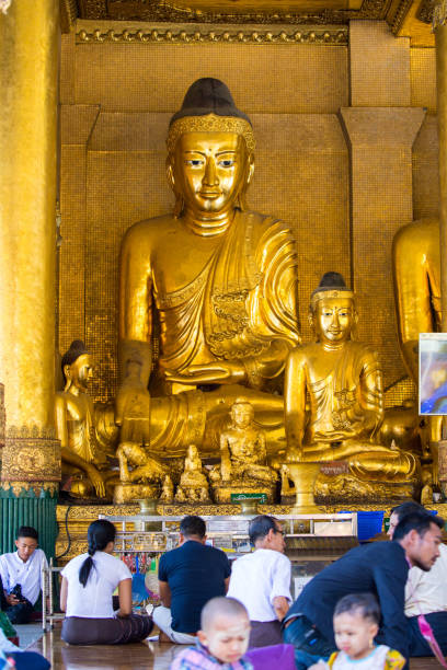 미얀마: shwedagon 파고다 - great dagon pagoda 뉴스 사진 이미지