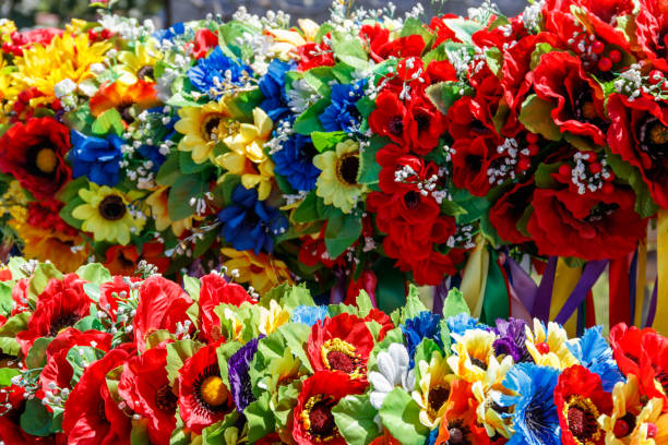 istock Different hair hoops with flowers in ukrainian style 984975152