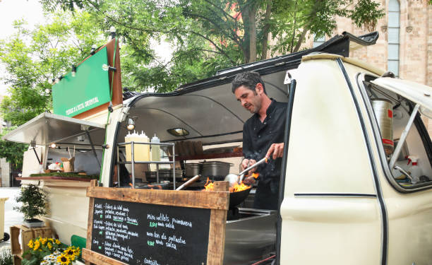 istock Yakisoba street food 984991240