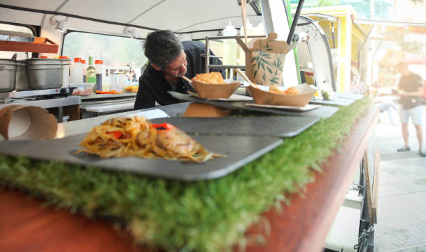 istock Yakisoba street food 984991278
