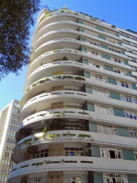 istock Modernist residential building 985016950