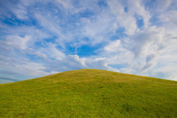 istock Detail of golf course 985017188