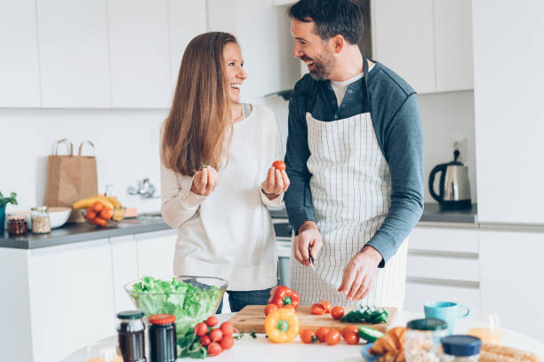 istock Eating healthy together 985042666