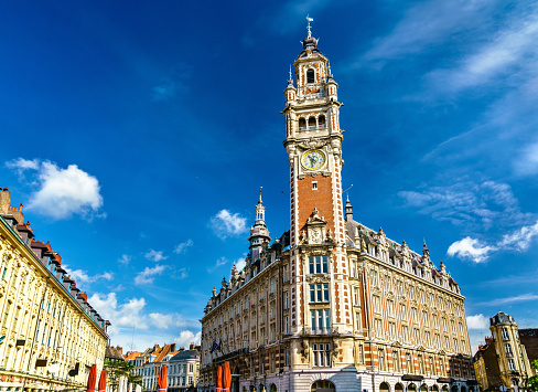 Campanario de la cámara de comercio. Un edificio histórico en Lille, Francia photo