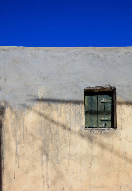 istock Old green wooden window 985078436