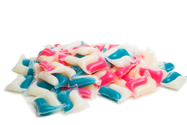 istock capsules for washing isolated 985100044