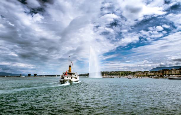 istock Boat on the lake 985134262