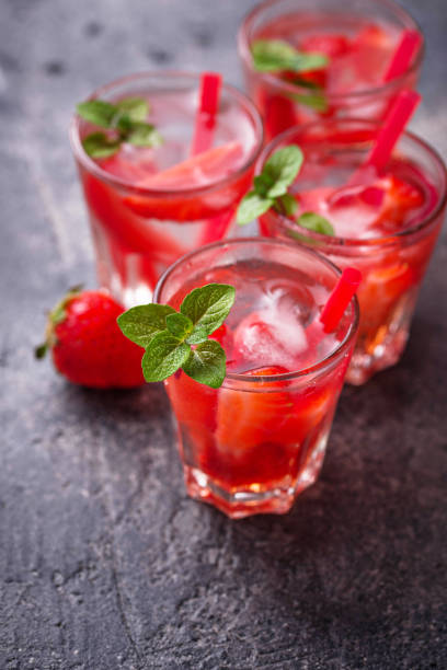 istock Summer fresh drink strawberry lemonade 985265984