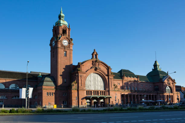 istock Hauptbahnhof, main station Wiesbaden 985339582