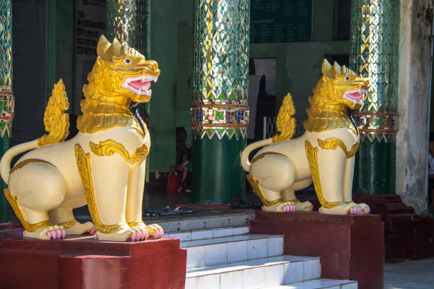 미얀마: shwedagon 파고다 - great dagon pagoda 뉴스 사진 이미지