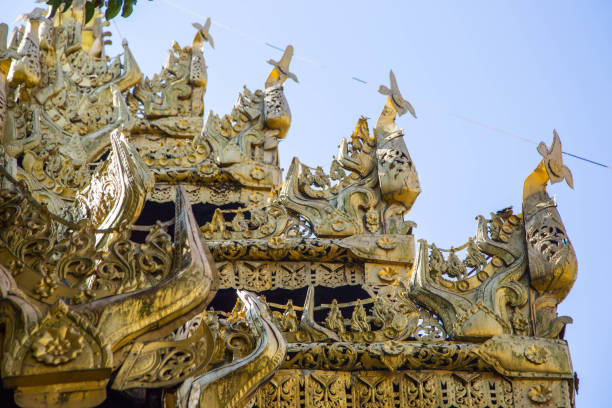 istock Myanmar: Shwedagon Pagoda 985431958