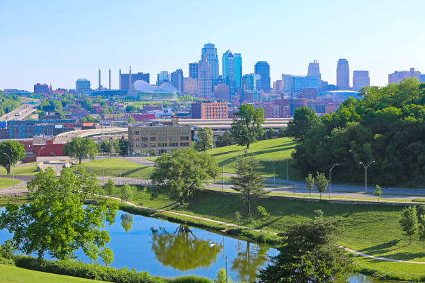 istock Kansas City Skyline Water View 985458344