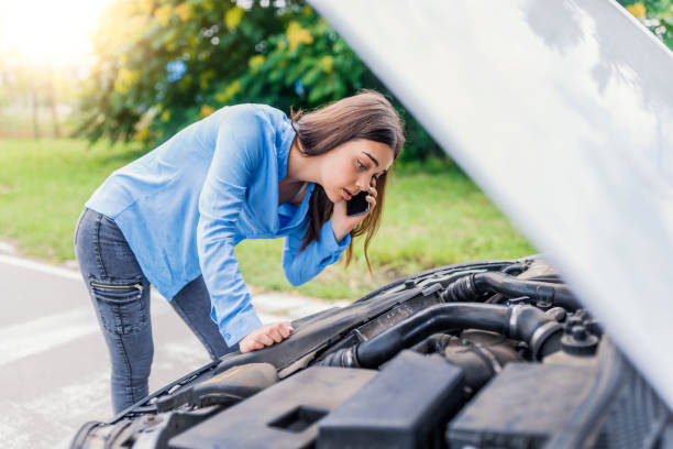istock Woman calls roadside assistance 985620880