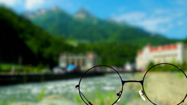istock Summer mountain resort through the eyeglasses 985677746