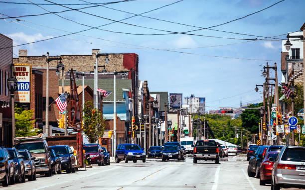 istock Milwaukee - Kinnickinnic Avenue, Bay View district 985763018
