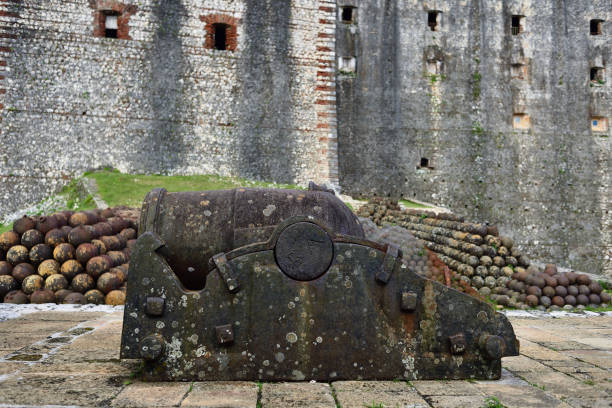 Haiti fort French Citadel the ferriere Remains of the French Citadelle la ferriere built on the top of a mountain"r"n citadel haiti photos stock pictures, royalty-free photos & images