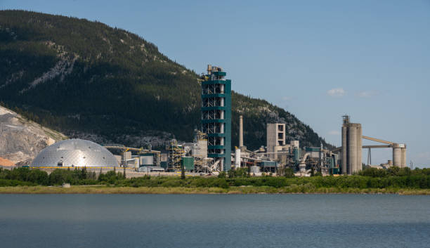 istock heavy industry factory 985800976