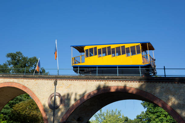 ネロベルク登山鉄道ヴィースバーデン - ヴィースバーデン ストックフォトと画像