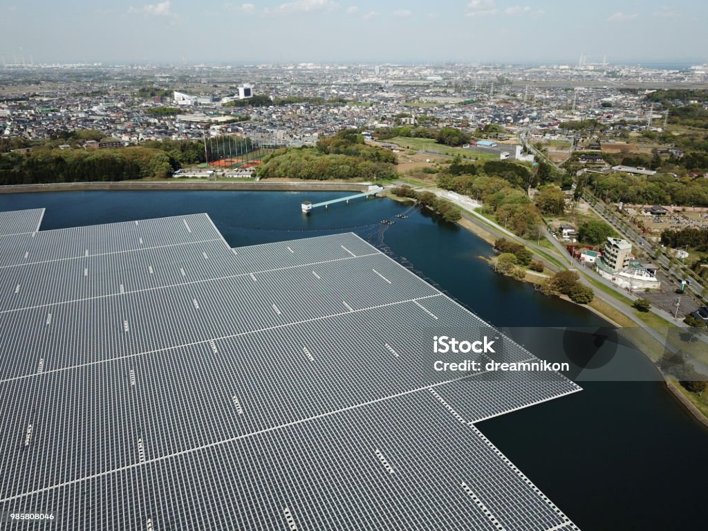 Generación de energía solar de la presa - Foto de stock de Central eléctrica solar libre de derechos