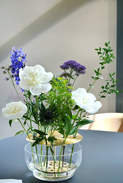 istock vases with flowers 985831846