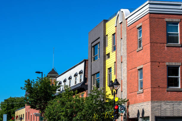 istock Montreal colorful houses 985864534