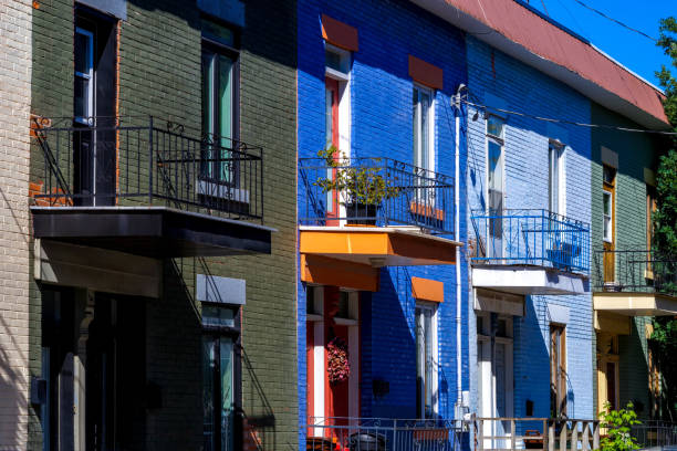 istock Montreal colorful houses 985864586