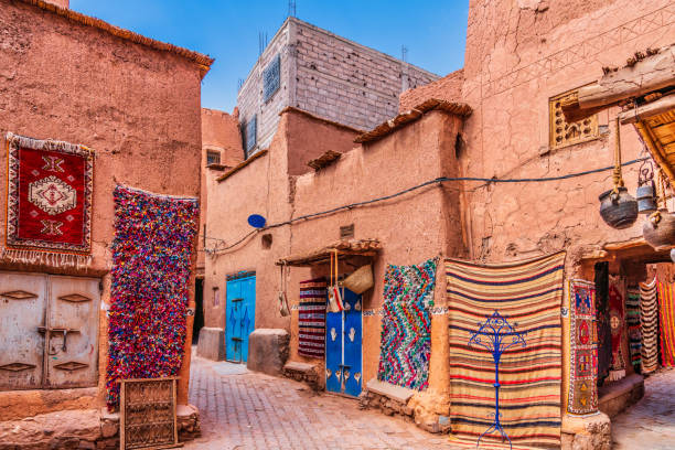 alfombras hechas a mano y alfombras en marruecos - marrakech fotografías e imágenes de stock