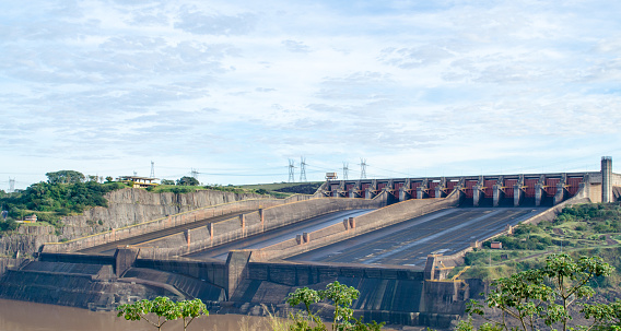 photo focusing on the empty spitway of itaipu.