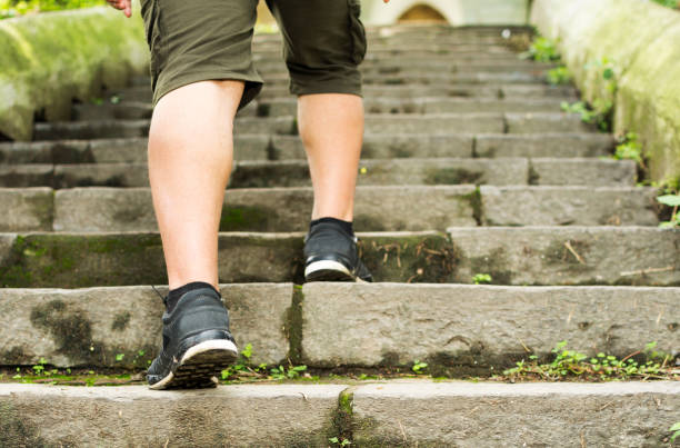 istock Rear view of athlete male's legs 985983914
