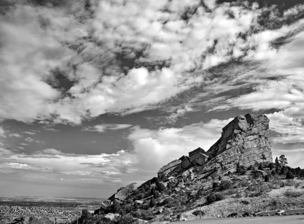 istock Colorado Rock Formation in Black and White 986035990