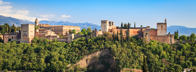 La Alhambra de Granada, España. Visto desde el Mirador de San Nicol photo