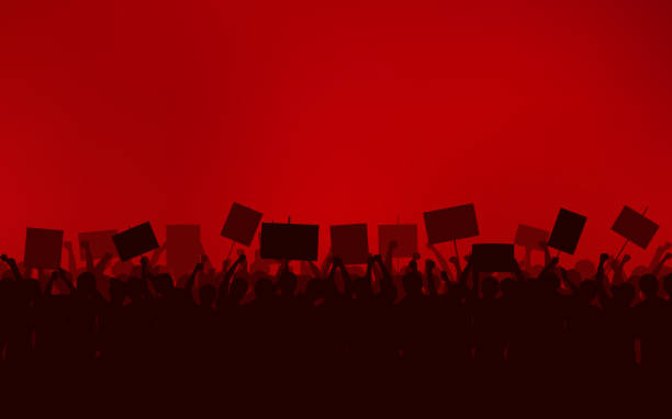 illustrazioni stock, clip art, cartoni animati e icone di tendenza di silhouette gruppo di persone alzato pugno e segni di protesta in design icona piatta con sfondo cielo di colore rosso - protestor