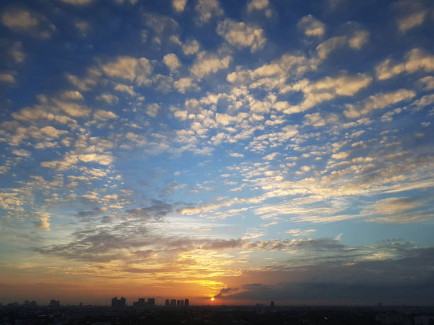 istock Sunrise with Clear Sky and Cityscape 986271390