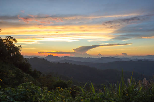 istock Impressive scenery during sunset from Kiew Lom viewpoint,Pang Mapa districts,Mae Hong Son,Northern Thailand. 986292842