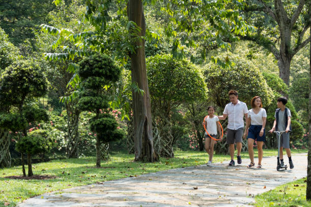 istock Family outing to the park 986316340
