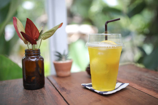 istock iced Chrysanthemum lemon juice 986432318