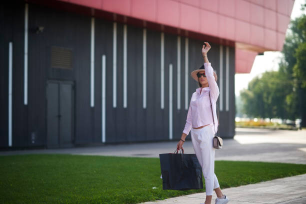 istock Young woman in the city 986515676