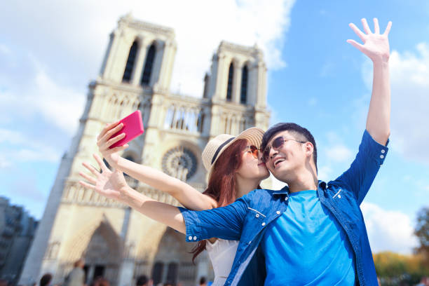 istock couple travel to paris 986519998