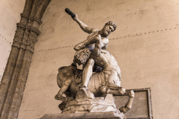 istock Statue Hercules and Nessus in Loggia dei Lanzi in Florence 986621856