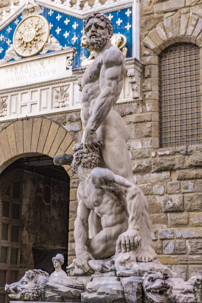 statue hercules and cacus at piazza del signoria in florence - cacus imagens e fotografias de stock