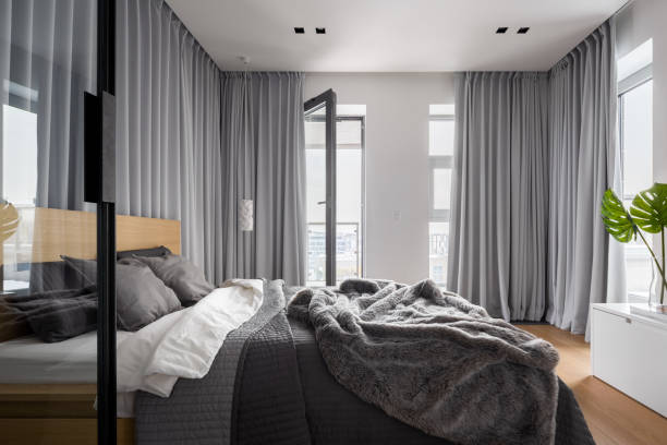 豪華なベッドルームのインテリア - カーテン ストックフォトと画像