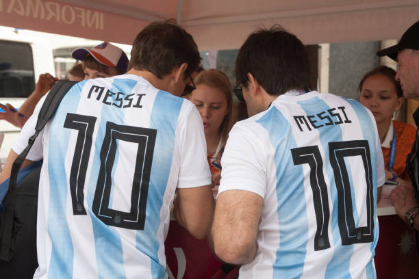 월드컵 2018입니다. 아르헨티나 축구 팬 21.06.2018 - messi argentina 뉴스 사진 이미지