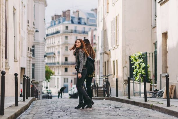 istock Happy girls in Paris 986662864