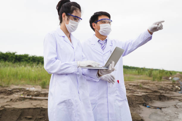 istock Scientists are discussing the results of the experiment 986709196