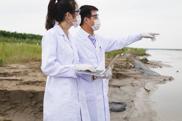 istock Scientists are discussing the results of the experiment 986709198