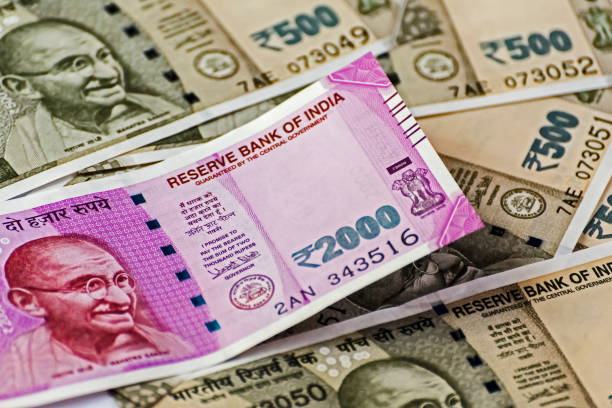 istock Indian new 2000 and 500 Rs Currency Note 986880100