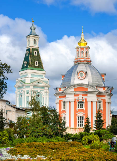 istock Churches at Holy Trinity St. Sergius Lavra, Russia 986945284